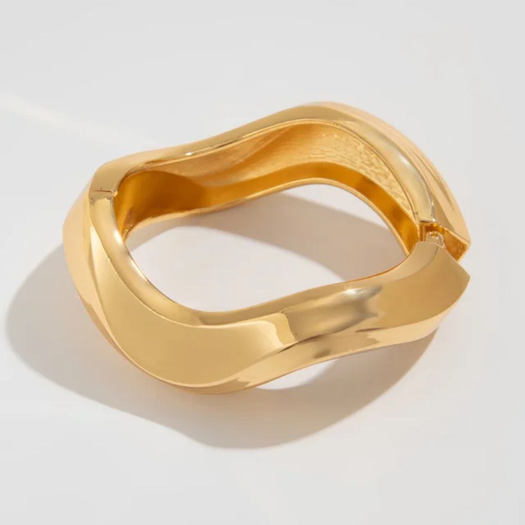 Wave bangle