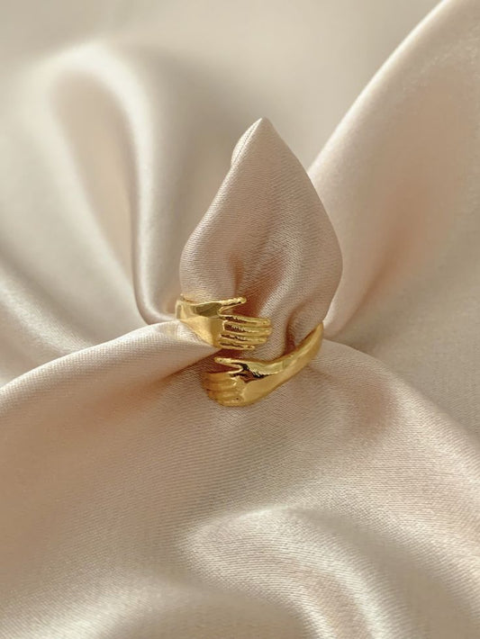 Hug ring