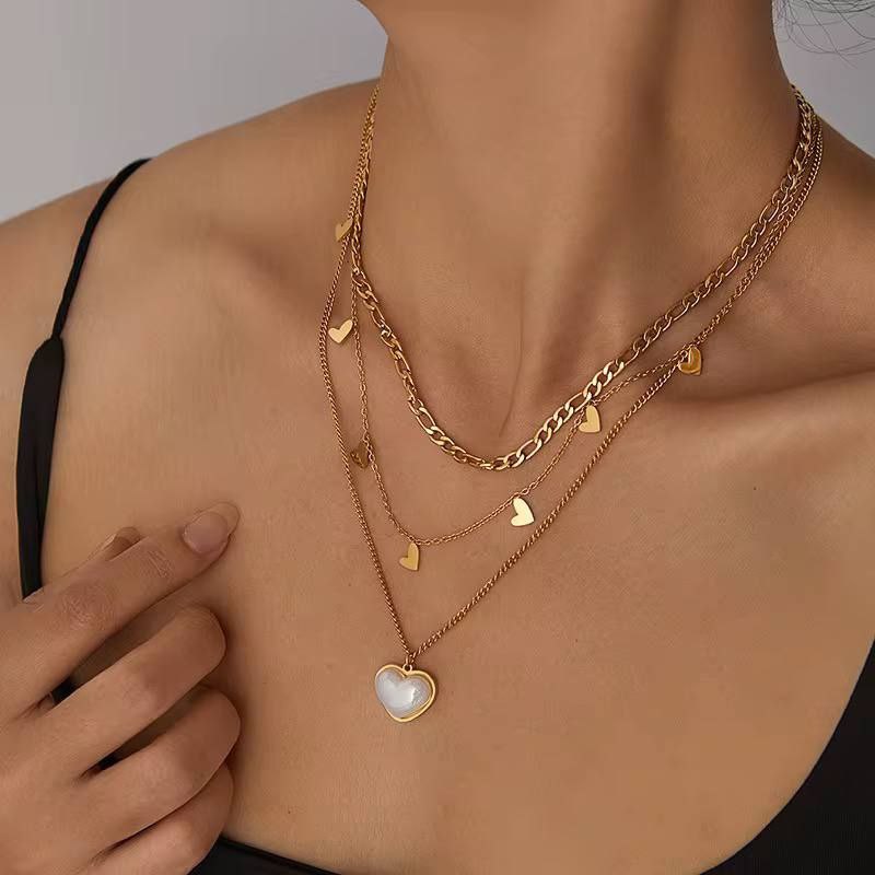 heart layers necklace