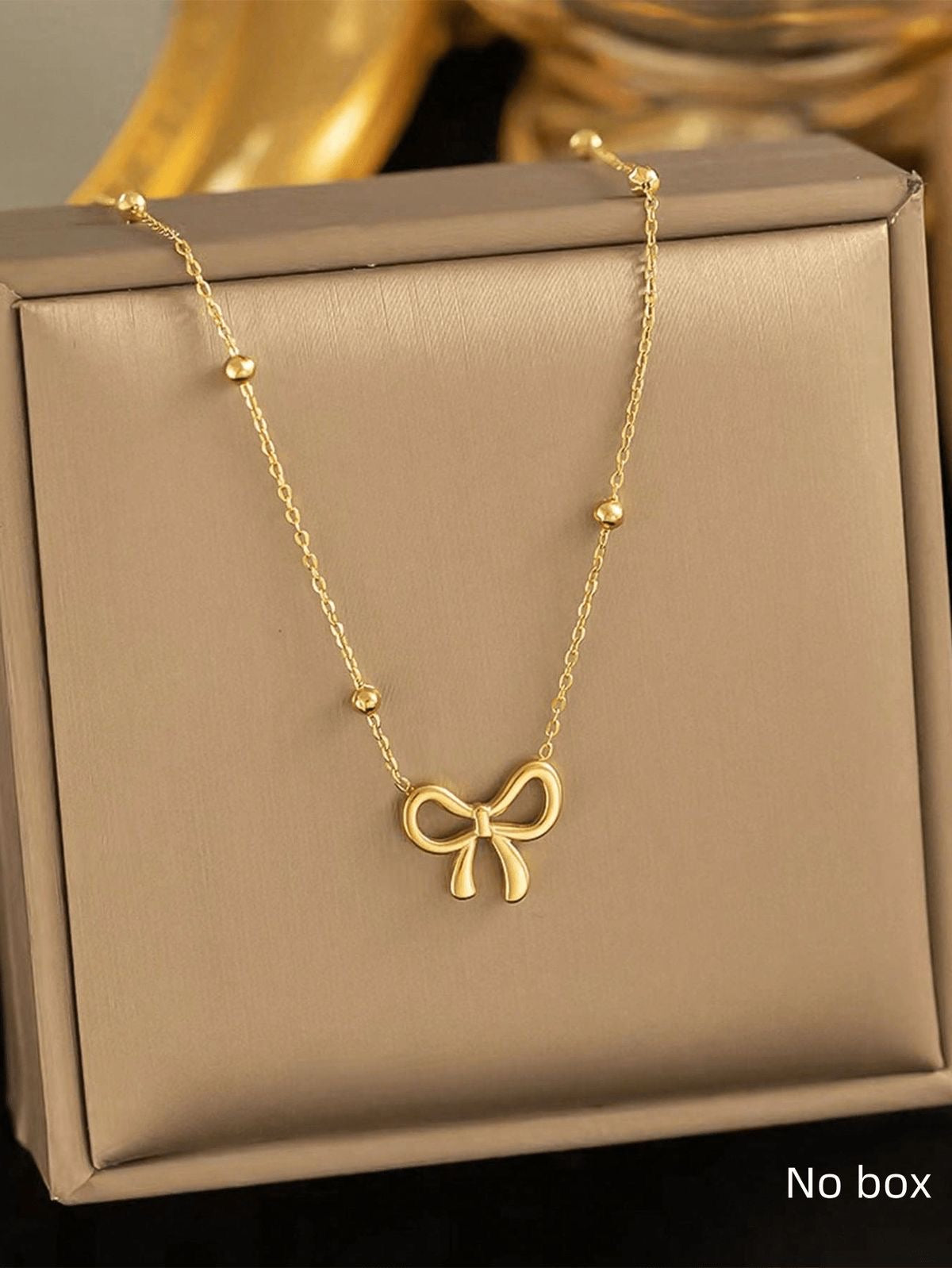 Bow necklace