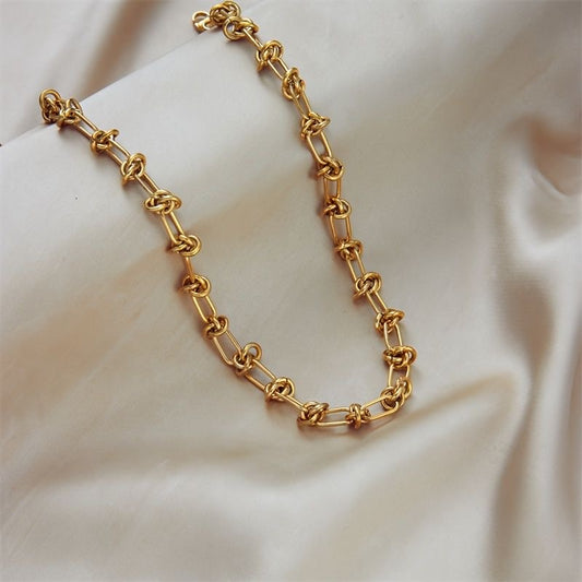 Knots Necklace