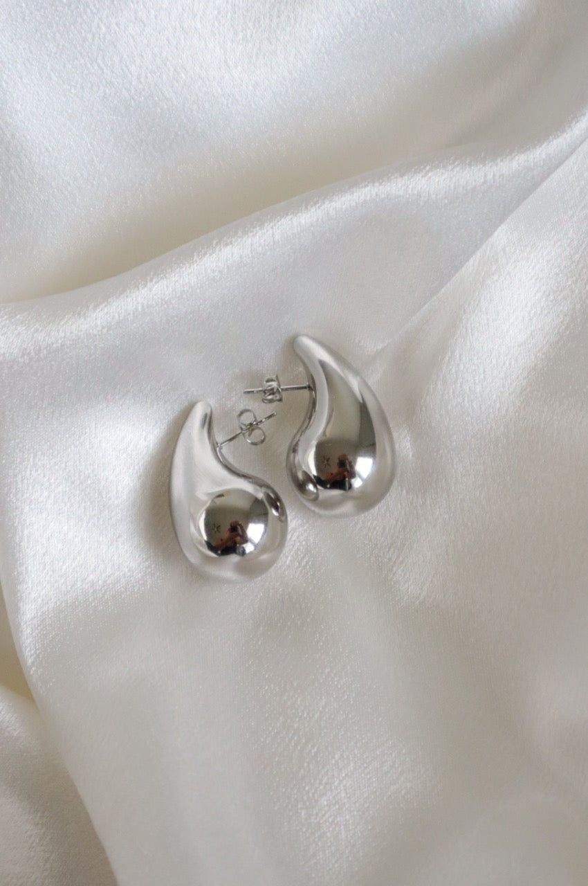 Silver drop earring