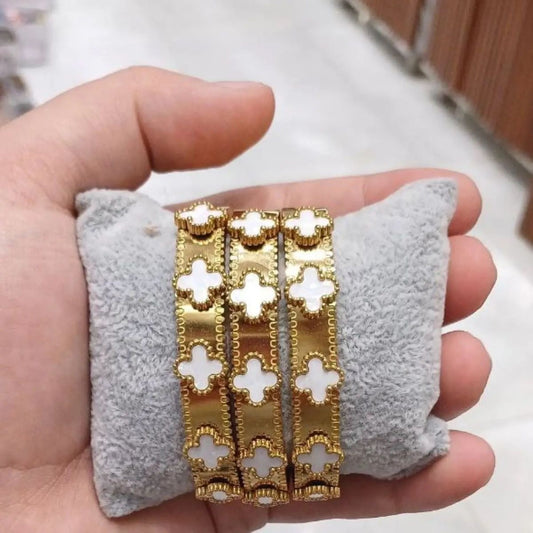 White vanclief bangle