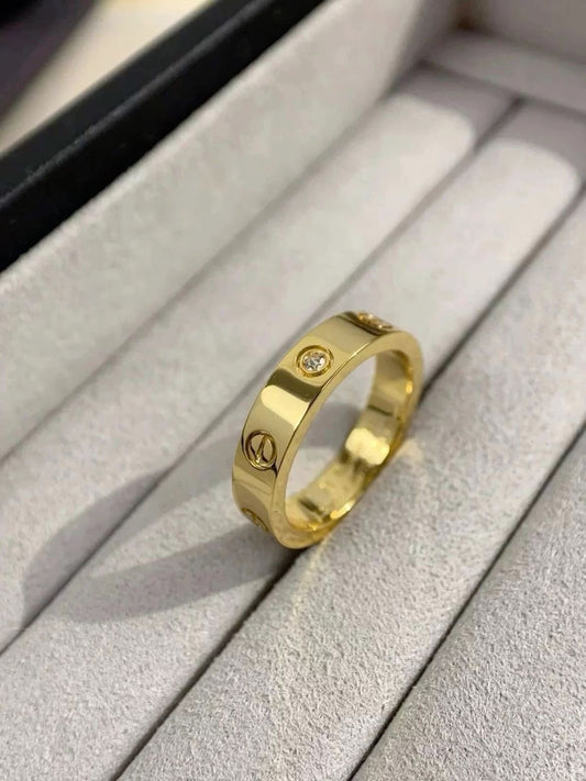 Dot Cartier ring